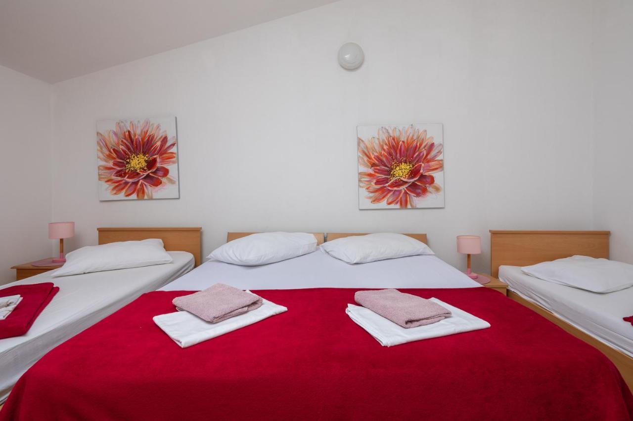 Beach Apartments Borovina Stanici Ngoại thất bức ảnh