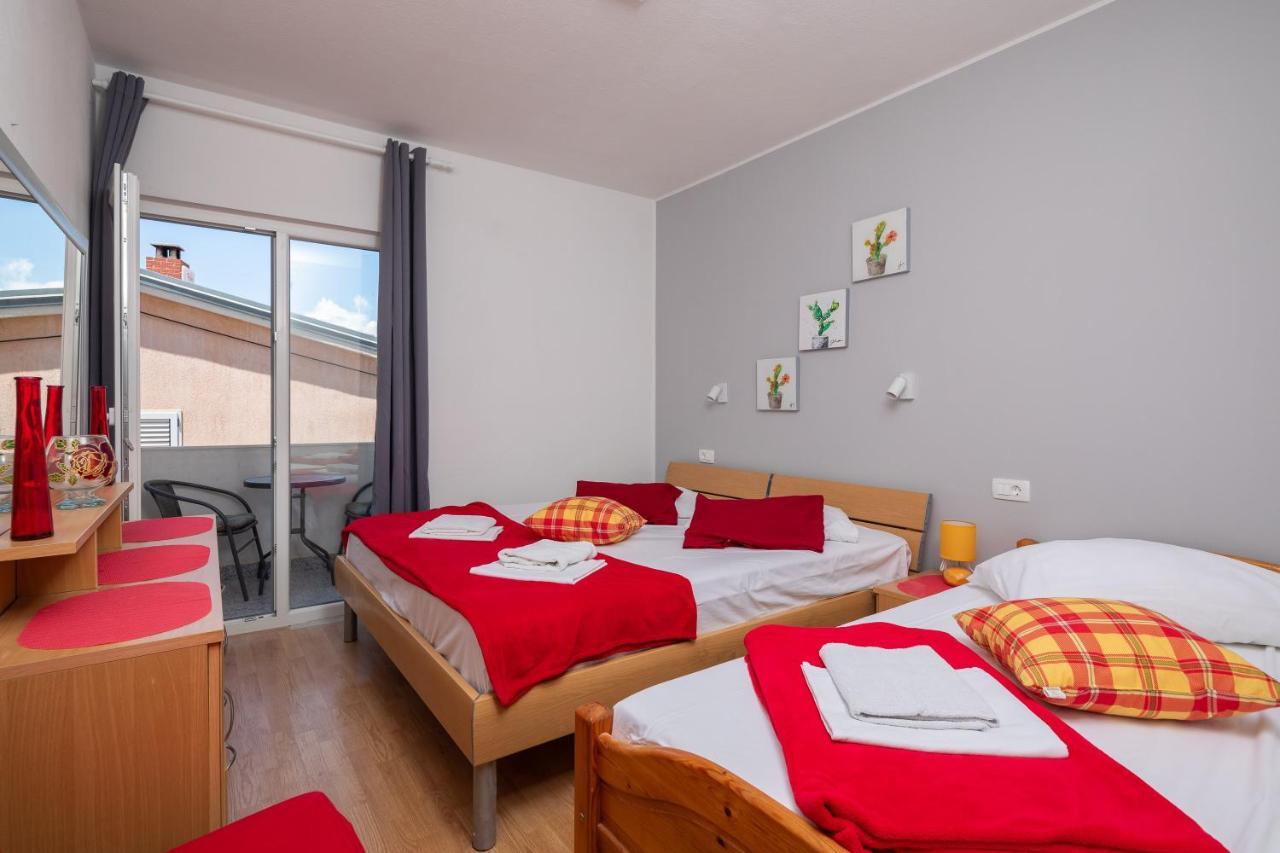Beach Apartments Borovina Stanici Ngoại thất bức ảnh