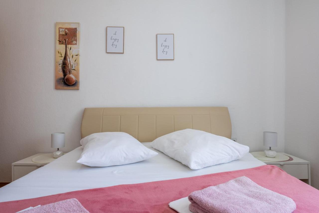 Beach Apartments Borovina Stanici Ngoại thất bức ảnh