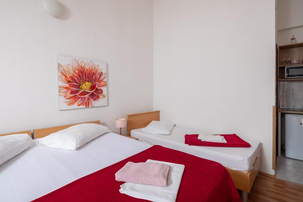 Beach Apartments Borovina Stanici Ngoại thất bức ảnh